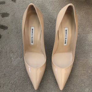 NWT Manolo Blahnik BB 105 Nude Patent Pumps sz 38